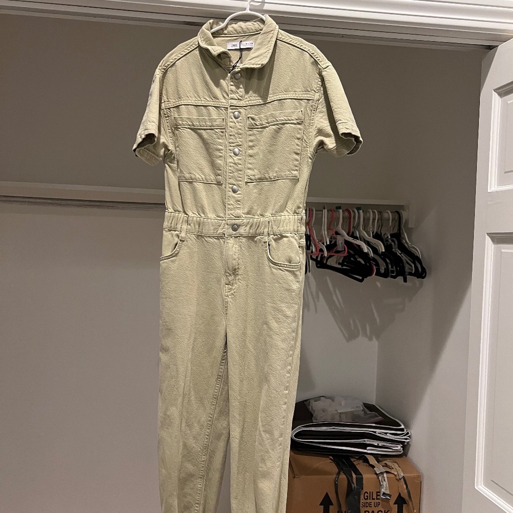 Zara Pea green jumper one piece